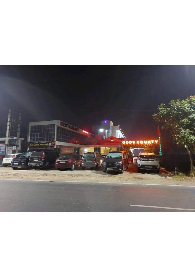 Gods County Hotels & Resorts 타라피트 외부 사진